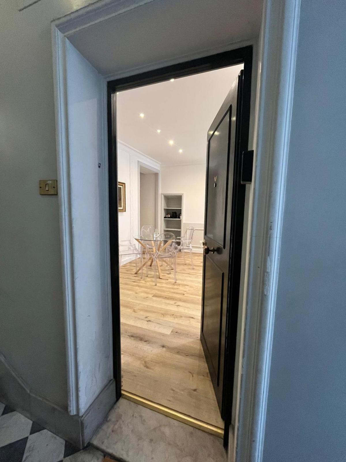 Crispi 30 Stylish Apartment Roma Esterno foto